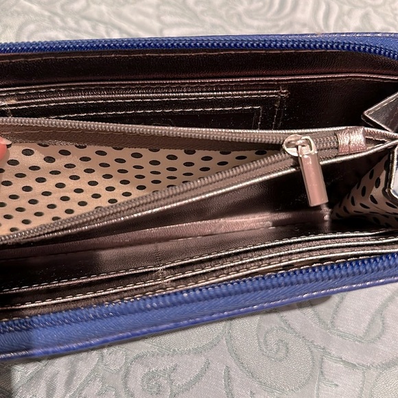 New! NWOT Madden Girl “LOVE” wallet, brilliant blue with acrylic letters - Picture 4 of 4